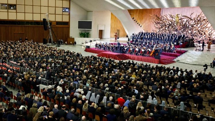 Sz&aacute;ztag&uacute; k&oacute;rus &eacute;s sz&aacute;ztag&uacute; zenekar