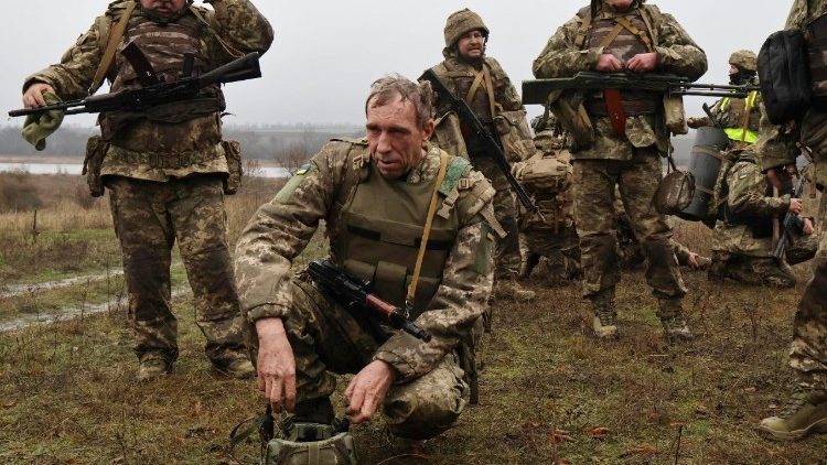 „Die Nulllinie“ von Twardoch: Ein existenzieller Wurf aus der Hölle des Donbass