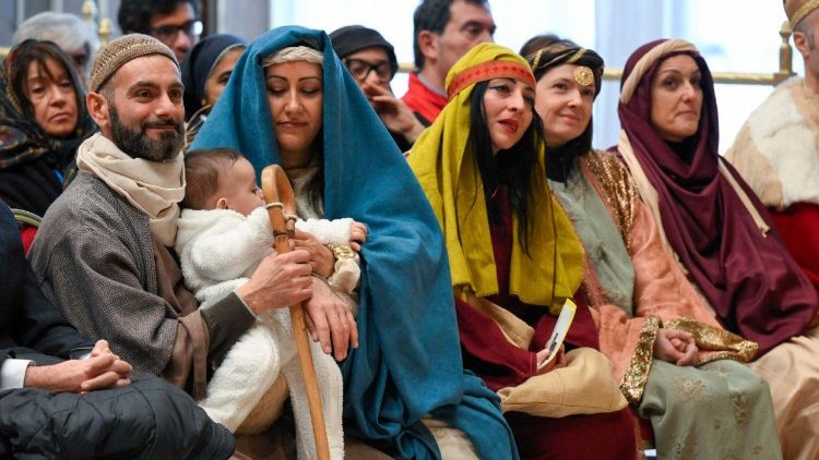 Baba Mtakatifu Leo XIV Jumamosi tarehe 13 Desemba 2025 amekutana na kuzungumza na wasanii wanaoshiriki katika Pango Hai la Noeli kwenye Kanisa kuu la Bikira Maria Mkuu Jimbo kuu Katoliki la Roma.