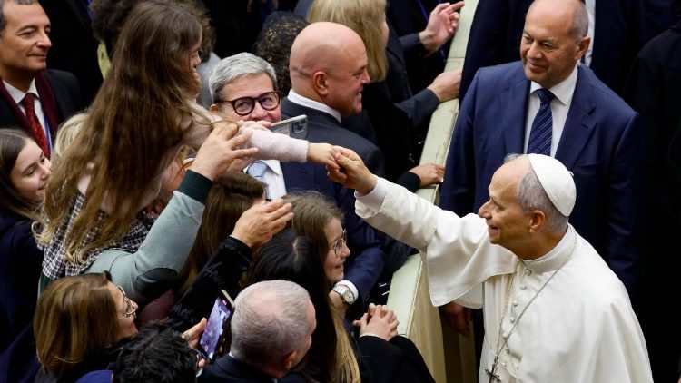 Politikusok &eacute;s csal&aacute;dtagjaik 