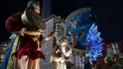 Krippe und Baum auf dem Petersplatz