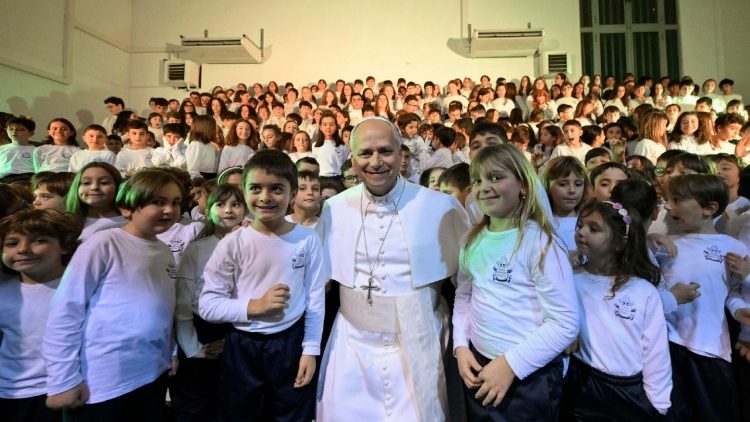 Papst Leo beim Schulkonzert in Castel Gandolfo