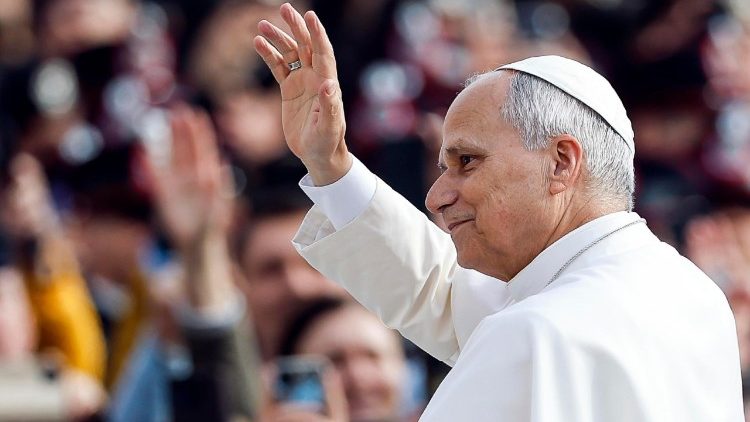 Il Papa, finanze mai come oggi impazzite concentrate e idolatrate