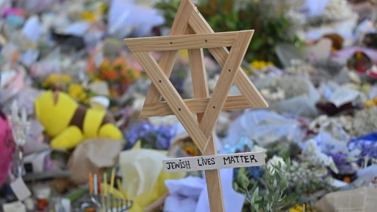 Australia mourns Bondi Beach shooting victims 