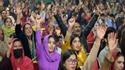 Người dân Pakistan chuẩn bị mừng Chúa Giáng Sinh