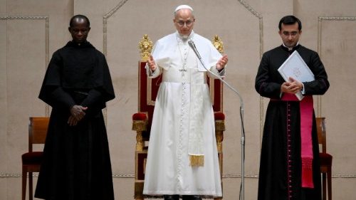 ഐക്യത്തോടെയും, ക്രിസ്തുവേകിയ നിയോഗം മനസ്സിൽ സൂക്ഷിച്ചും പ്രവർത്തിക്കാൻ വത്തിക്കാൻ കൂരിയയെ ക്ഷണിച്ച് ലിയോ പതിനാലാമൻ പാപ്പാ