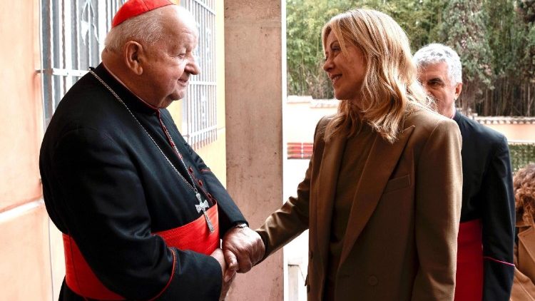Джорджа Мелоні і кардынал Станіслаў Дзівіш