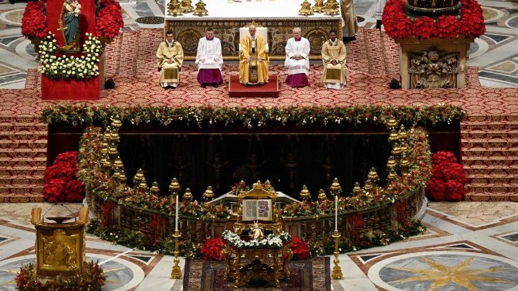 Szentmise a comfessio olt&aacute;rn&aacute;l