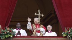 Pāvests dod savu apustulisko svētību