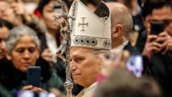 Il Papa nella Basilica di San Pietro per messa Giornata Mondiale della Pace