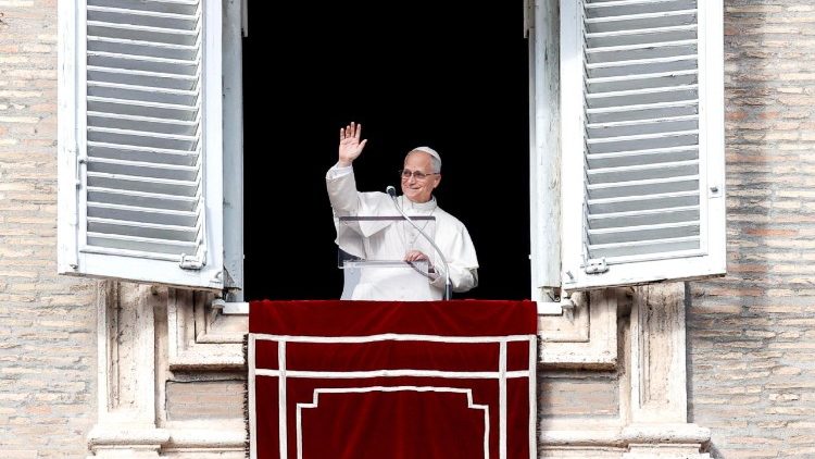 ലിയോ പതിനാലാമൻ പാപ്പാ ത്രികാലജപപ്രാർത്ഥന നയിക്കുന്നു