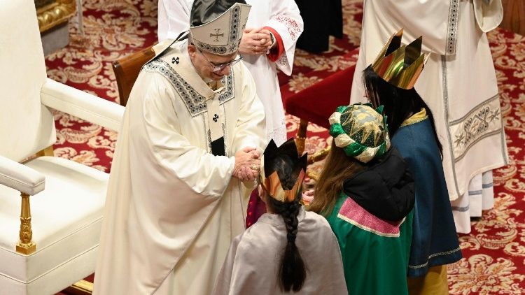 Il Papa nella Basilica di San Pietro per messa Giornata Mondiale della Pace