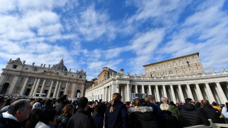 Il Papa fa auguri per il nuovo anno con la benedizione di San Francesco