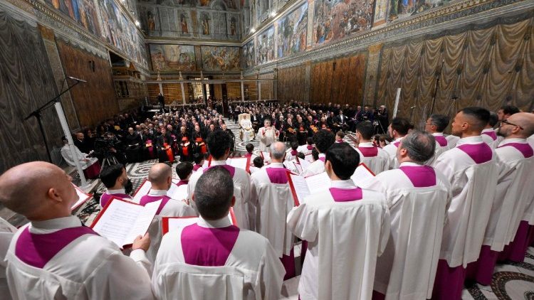 A Sixtus-k&aacute;polna k&oacute;rusa adott elő kar&aacute;csonyi műveket