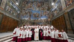 சிஸ்டைன் சிற்றாலய இசைக்குழுவினருடன் திருத்தந்தை 