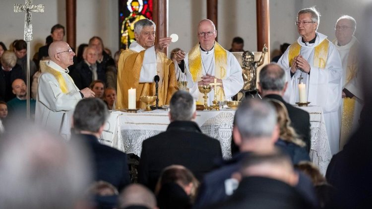 Sunday mass dedicated to victims of New Year's Day fire at Swiss ski resort