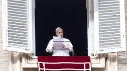 Il Papa, ogni essere umano � riflesso di Dio, promuovere fraternit� e solidariet�