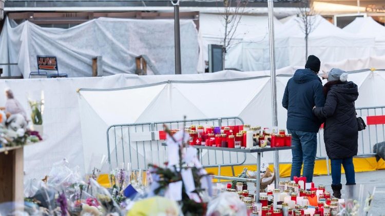 Tributes in Crans-Montana in honor of the victims of New Year's Day bar fire