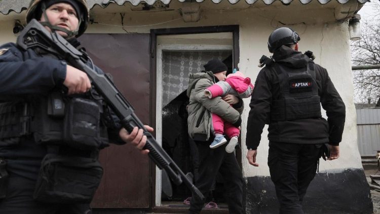 Evacuation of families with children in the Zaporizhzhia region of Ukraine