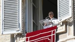 Il Papa, cessare le violenze in Ucraina, arrivare alla pace