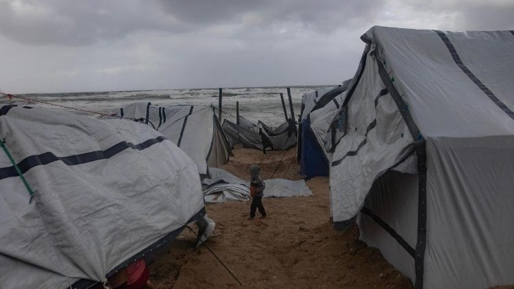 Tende di sfollati a Khan Younis