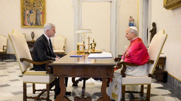 Լեւոն ԺԴ. Պապ ու Չեխիոյ հանրապետութեան նախագահ Փեթր Փաւելը