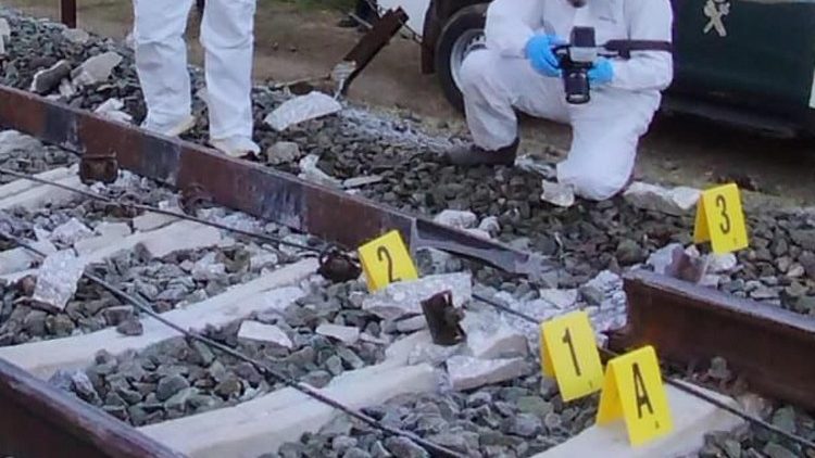 'Tra ipotesi disastro Spagna un giunto saltato tra binari'