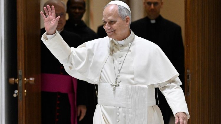 ವ್ಯಾಟಿಕನ್ ನಗರಕ್ಕೆ ಇಟಲಿಯ ಸಾವ೯ಜನಿಕ ಸುರಕ್ಷತಾ ತನಿಕಾಧಿಕಾರಿಗಳ ಸದಸ್ಯರನ್ನು ಜಗದ್ಗುರುಗಳು ಸ್ವಾಗತಿಸಿದರು.