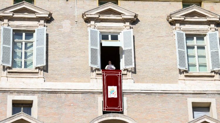 Papst beim Angelus
