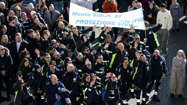 Паломники на площади Святого Петра (25 января 2026 г.)