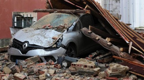 Папа разделил скорбь с родными жертв урагана &laquo;Кристин&raquo;