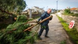 At least six dead in Storm Kristin in Portugal