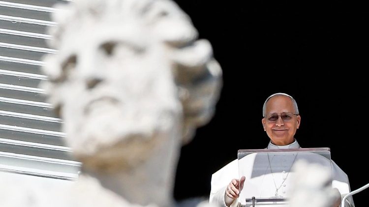 Il Papa, 'non i vincitori scrivono la storia ma chi salva gli oppressi