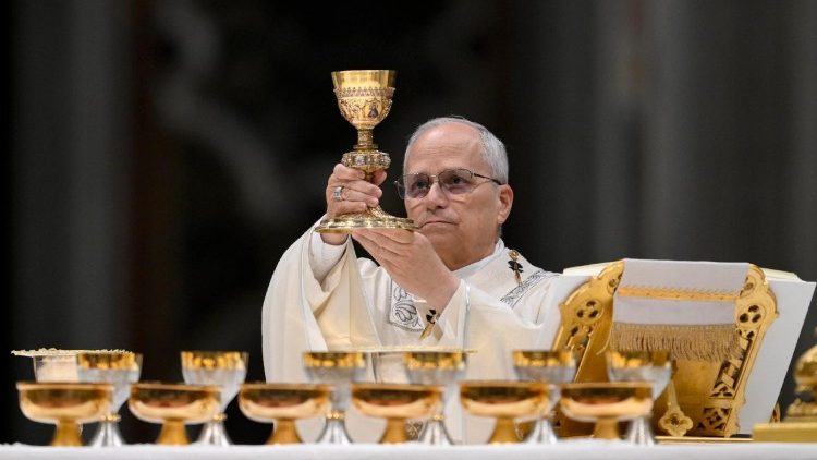 Il Papa in basilica per la 30esima Giornata mondiale della vita consacrata