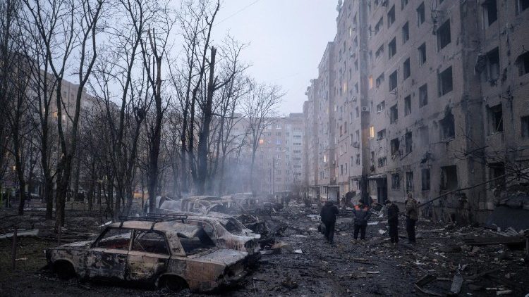 Le conseguenze di un attacco sulla città ucraina di Kramatorsk 