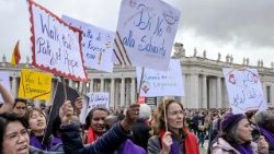 Il Papa, le strategie militari non danno futuro all'umanit�