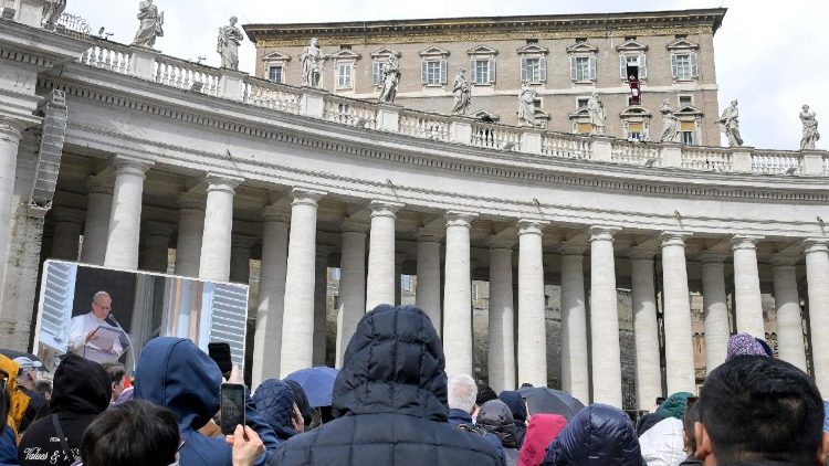 Il Papa, le strategie militari non danno futuro all'umanit�