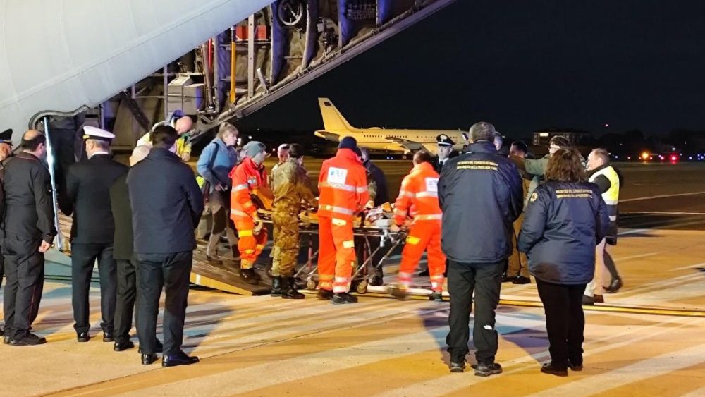 Palestinesi giunti in Italia per ricevere cure mediche 