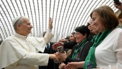Il Papa in Aula Paolo VI per l'udienza generale