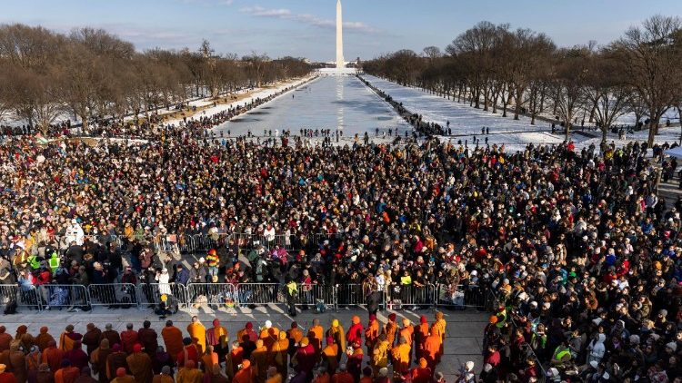 ವಾಷಿಂಗ್ಟನ್ ಡಿ.ಸಿ ಯಲ್ಲಿ ಶಾಂತಿಗಾಗಿ ಮೆರವಣಿಗೆ
