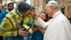 Il Papa riceve le Misericordie, anche familiari vittime incidente sull'A1