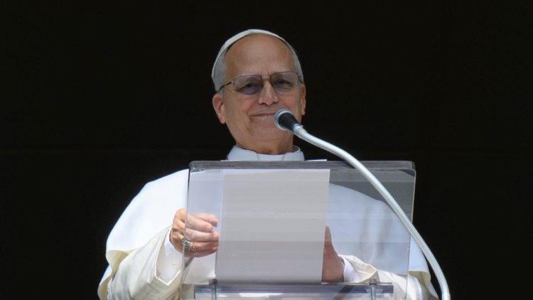 देवदूत प्रार्थना का संचालन करते पोप लियो 14वें