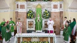 Szentmise a Béke Királynője plébániatemplomban  