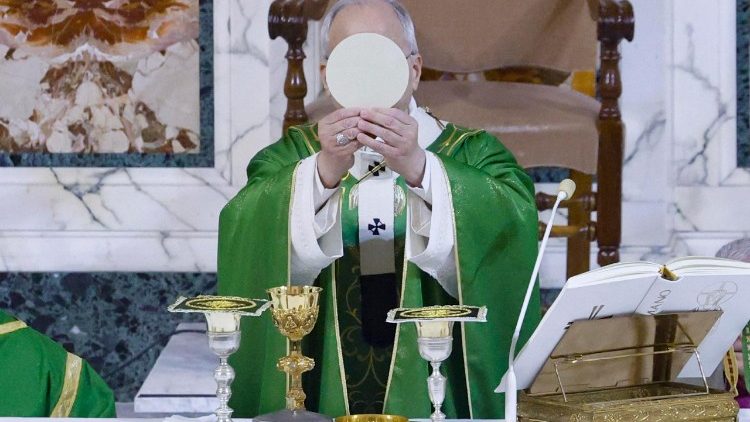 папата на литургията в Остия