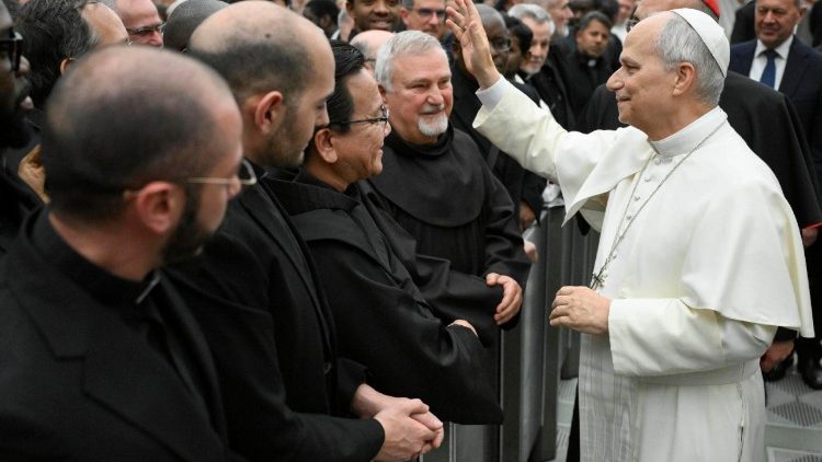 Il Papa ai preti romani, contesto cambiato, serve un'inversione di marcia