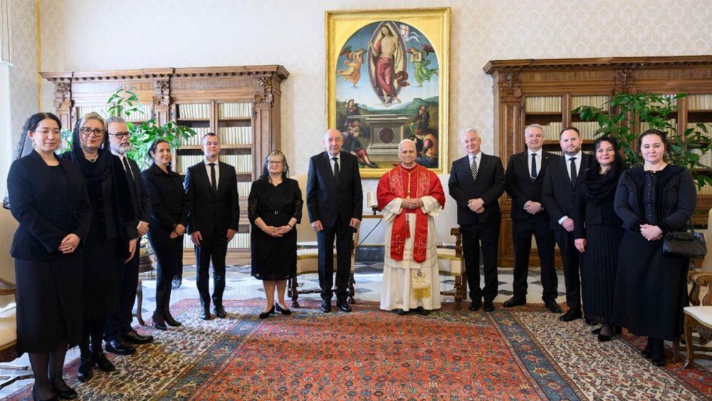 Prezident Maďarské republiky, Tamás Sulyok s delegací na audienci u papeže Lva XIV., 21. 2. 2026