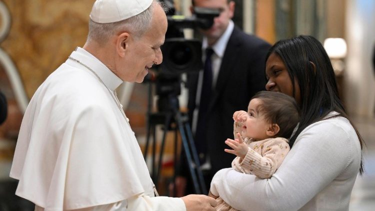 Il Papa ai giovani, non lasciatevi ammaliare dai profeti di sventura