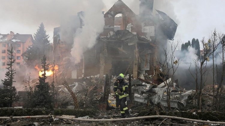 Las consecuencias del ataque ruso del 22 de febrero contra la capital ucraniana, Kiev 