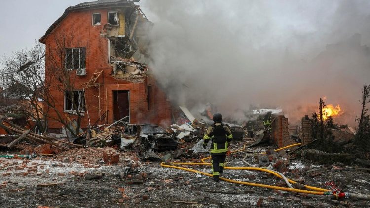 Dans une zone r&eacute;sidentielle de Kiev, frapp&eacute;e par un missile russe, le 22 f&eacute;vrier