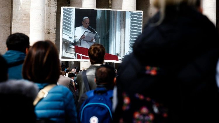 Pope Leo XIV� Angelus prayer in Vatican